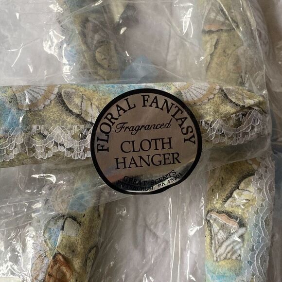 New Set of 3 Vintage Scented Padded Lingerie Sweater Hangers -seashells lace gra - Picture 5 of 6